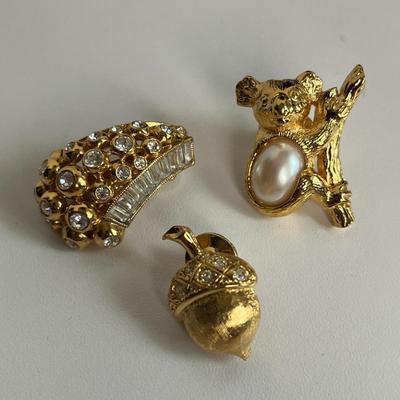 Gold Gem Adjustable Necklace and Pin Bundle (18)