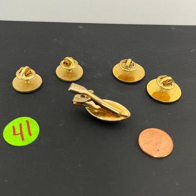Sport Pins  (41)