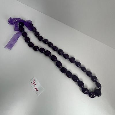 Large Purple Beaded Statement Necklace (70)