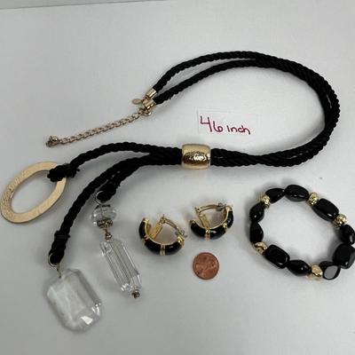 Chico's Statement Necklace, Bracelet, and Clip-On Earrings (78)