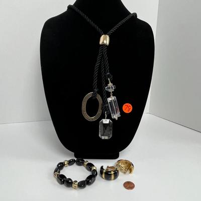 Chico's Statement Necklace, Bracelet, and Clip-On Earrings (78)