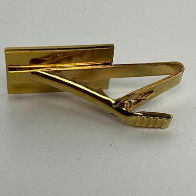 College Pin, Tie Clips, and Cloak Clasps (79)