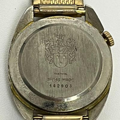 Hormilton Gold Watch, Gold Cufflinks, and Champagne Pin (89)