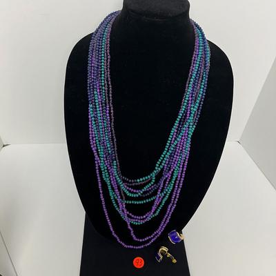 Layered Beaded Necklace & Clip-On Earrings (93)