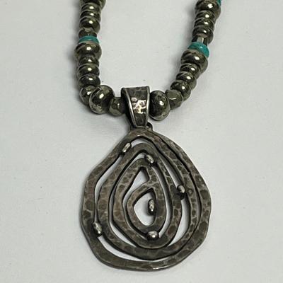 Silver & Teal Pendant Necklace (107)