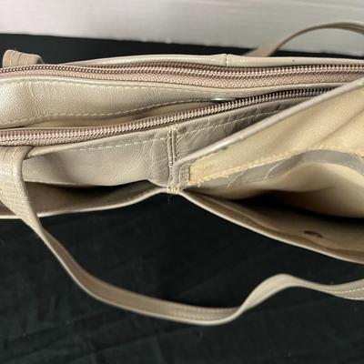 Tan Purse (113)