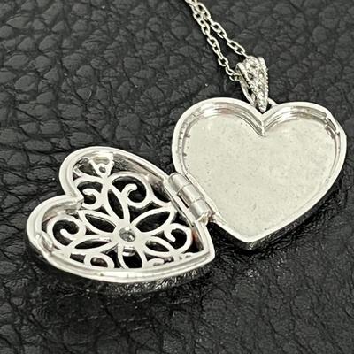 Three Heart Pendant Necklaces (120)