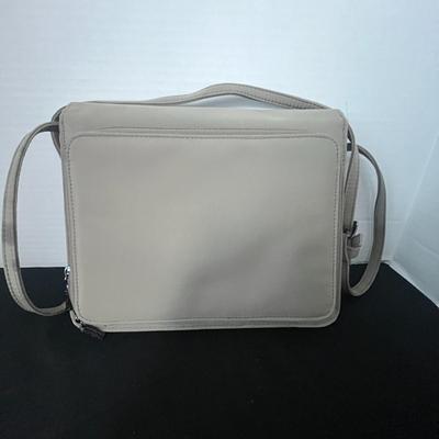 Kenneth Cole Reaction Purse (117)