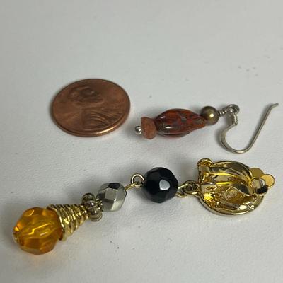 Amber/Yellow Necklace, Ring, and Earrings (127)