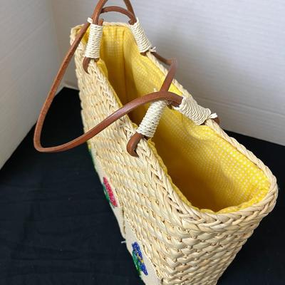 Beaded Floral Woven Basket Purse (133)
