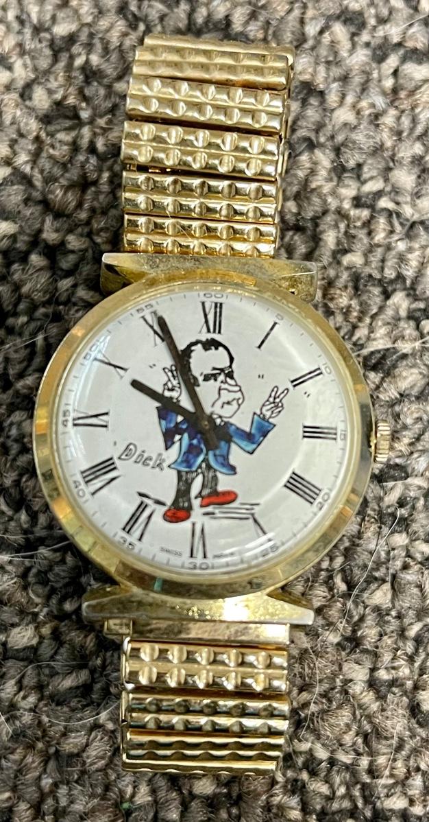 Richard nixon watches new arrivals