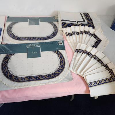 Lenox Linens Table cloth 56x86 16 Napkins 2 pack 2 Place mats