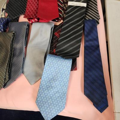 Large Lot of Men's Neckties Many New w Tags