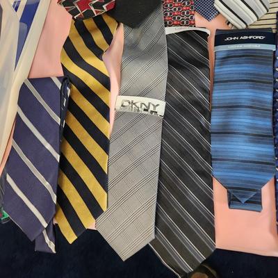 Large Lot of Men's Neckties Many New w Tags