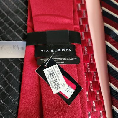 Large Lot of Men's Neckties Many New w Tags