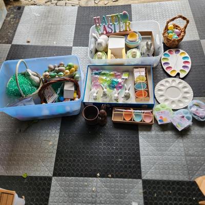 Large Easter Holiday Decor Lot Baskets, Eggs, Rabbits , Egg trays, Hallmark95