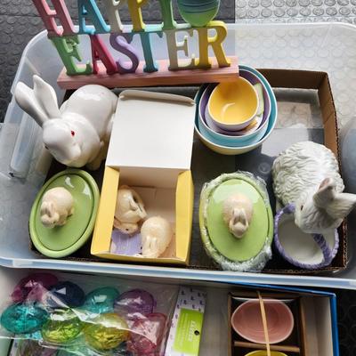 Large Easter Holiday Decor Lot Baskets, Eggs, Rabbits , Egg trays, Hallmark95