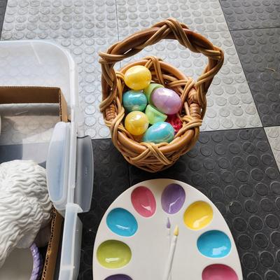 Large Easter Holiday Decor Lot Baskets, Eggs, Rabbits , Egg trays, Hallmark95