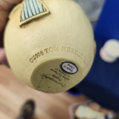 2005 2006 Tom Herold for Demdaco Easter Eggs with Stands