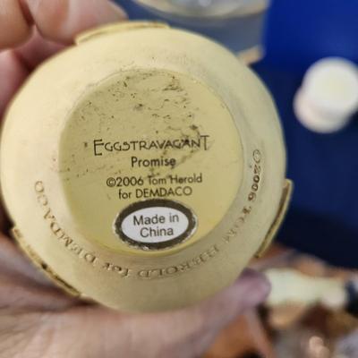 2005 2006 Tom Herold for Demdaco Easter Eggs with Stands