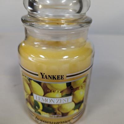 22 oz Yankee Candle Lemon Zest