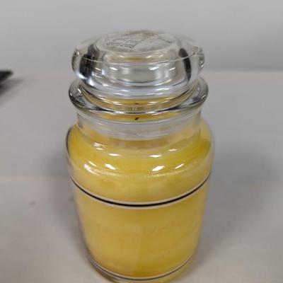 22 oz Yankee Candle Lemon Zest