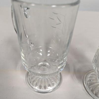 Kitchen Decor Plates & Glasses