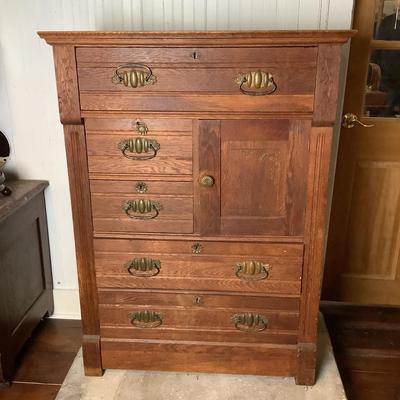 300 Vintage Oak Five Drawer Bachelors Chest with One Door