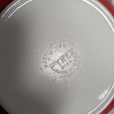 2 1/2 Qt Pyrex Dish