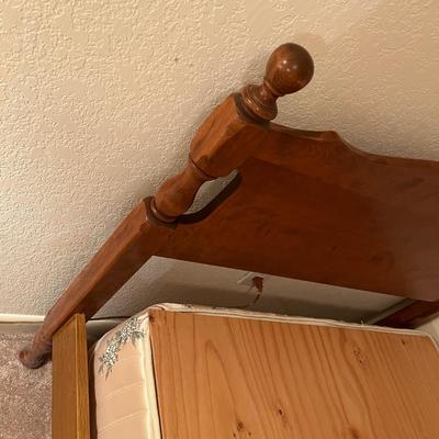Vintage twin bed