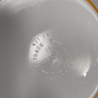 1 Pint Pyrex Friendship Birds Casserole Dish
