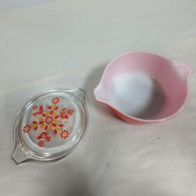 1 1/2 Pint Pyrex Friendship Birds Casserole Dish