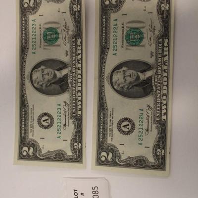 2 Consecutive 1976 2 Dollar Bills