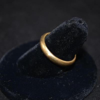 14k Gold Wedding Band Size 7, 4.8g