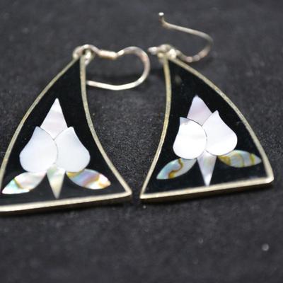Alpaca Silver Drop Earrings w/ Onyx & Mother of Pearl 7.5g