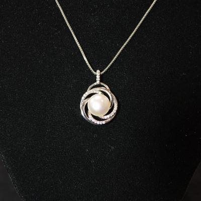 925 Sterling Box Chain w/ 925 Cultured Pearl & Diamond Chip Pendant 18â€, 5.4g