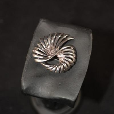 Vintage 925 Sterling Swirl Pin 3.7g