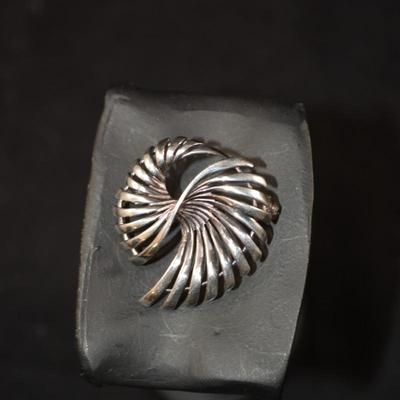 Vintage 925 Sterling Swirl Pin 3.7g