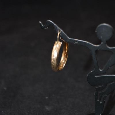 10k Gold Etched Hoop Earrings 2.6g