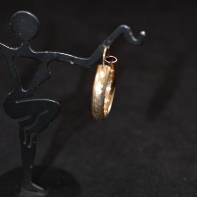 10k Gold Etched Hoop Earrings 2.6g