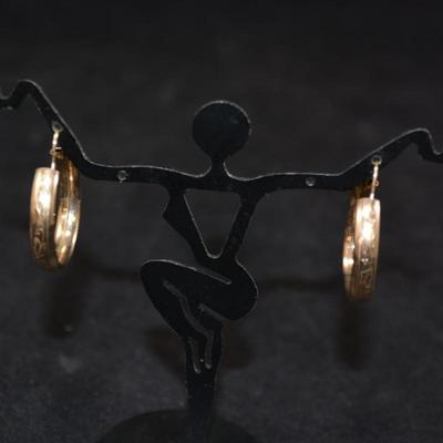 10k Gold Etched Hoop Earrings 2.6g