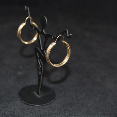 10k Gold Etched Hoop Earrings 2.6g
