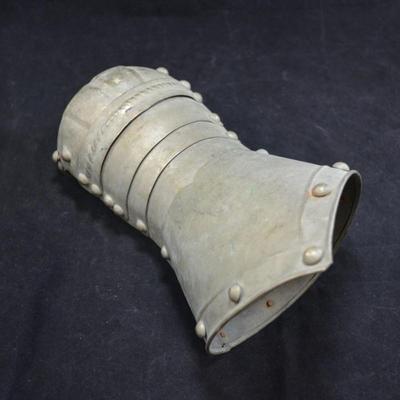 Antique/Vintage Articulated Suit of Armor Gauntlet 12â€x6â€x6â€