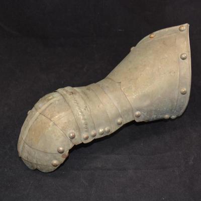 Antique/Vintage Articulated Suit of Armor Gauntlet 12â€x6â€x6â€