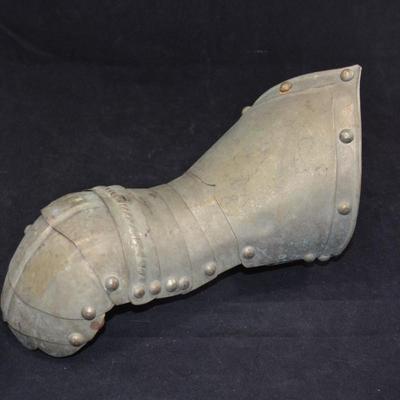 Antique/Vintage Articulated Suit of Armor Gauntlet 12â€x6â€x6â€