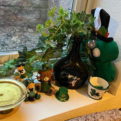 Globe & Holiday decor