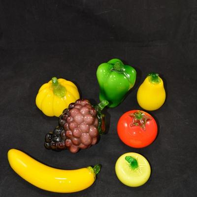 Lot of Vintage Art Glass Fruits & Vegetables