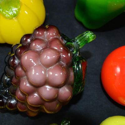 Lot of Vintage Art Glass Fruits & Vegetables
