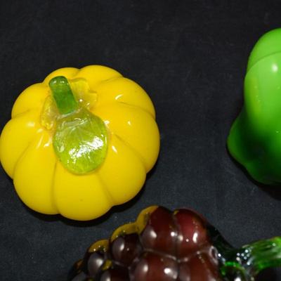 Lot of Vintage Art Glass Fruits & Vegetables
