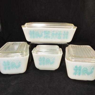 Set of 4 Vintage PYREX â€œAmish Butterprintâ€ Refrigerator Dishes w/ Lids